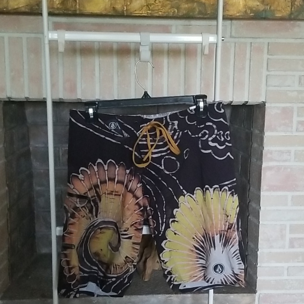 Men's board shorts